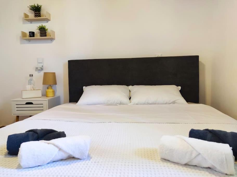 Seaside Escape Apartament Goúrnes